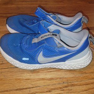 Boys Nike Revolution size 13.5C